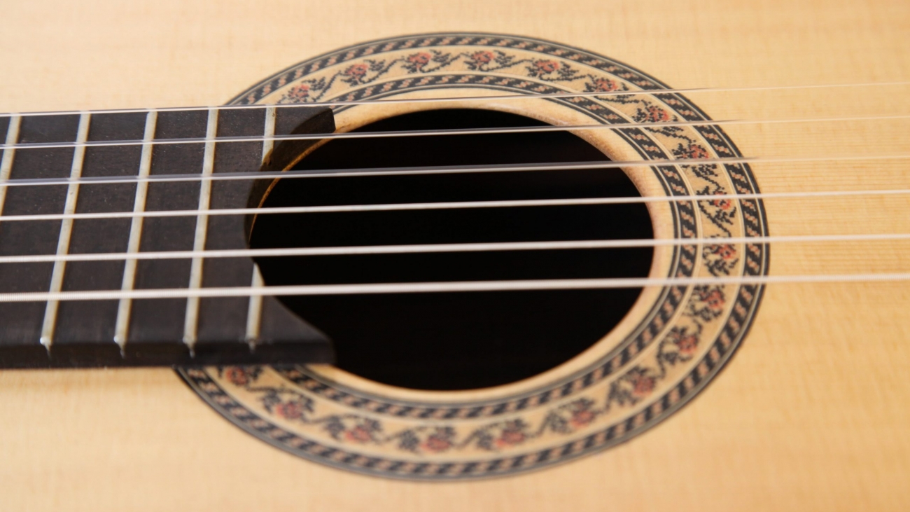 Robert Wissam Guitars (6)-min